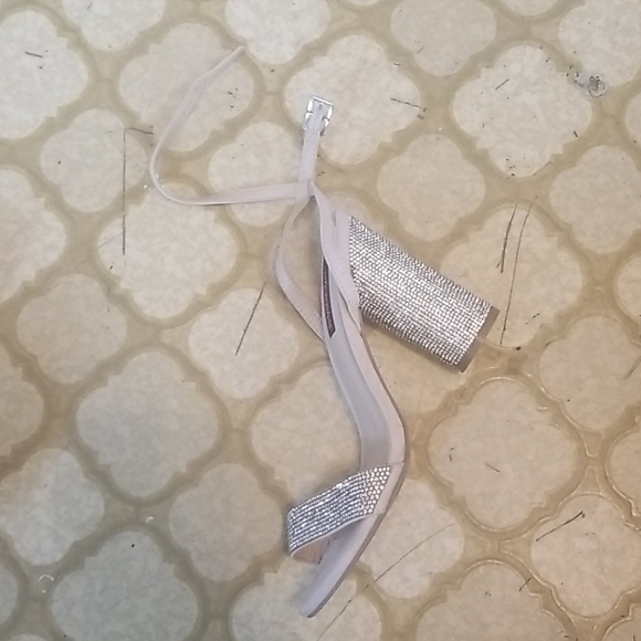 Sandles - Picture 2 of 2